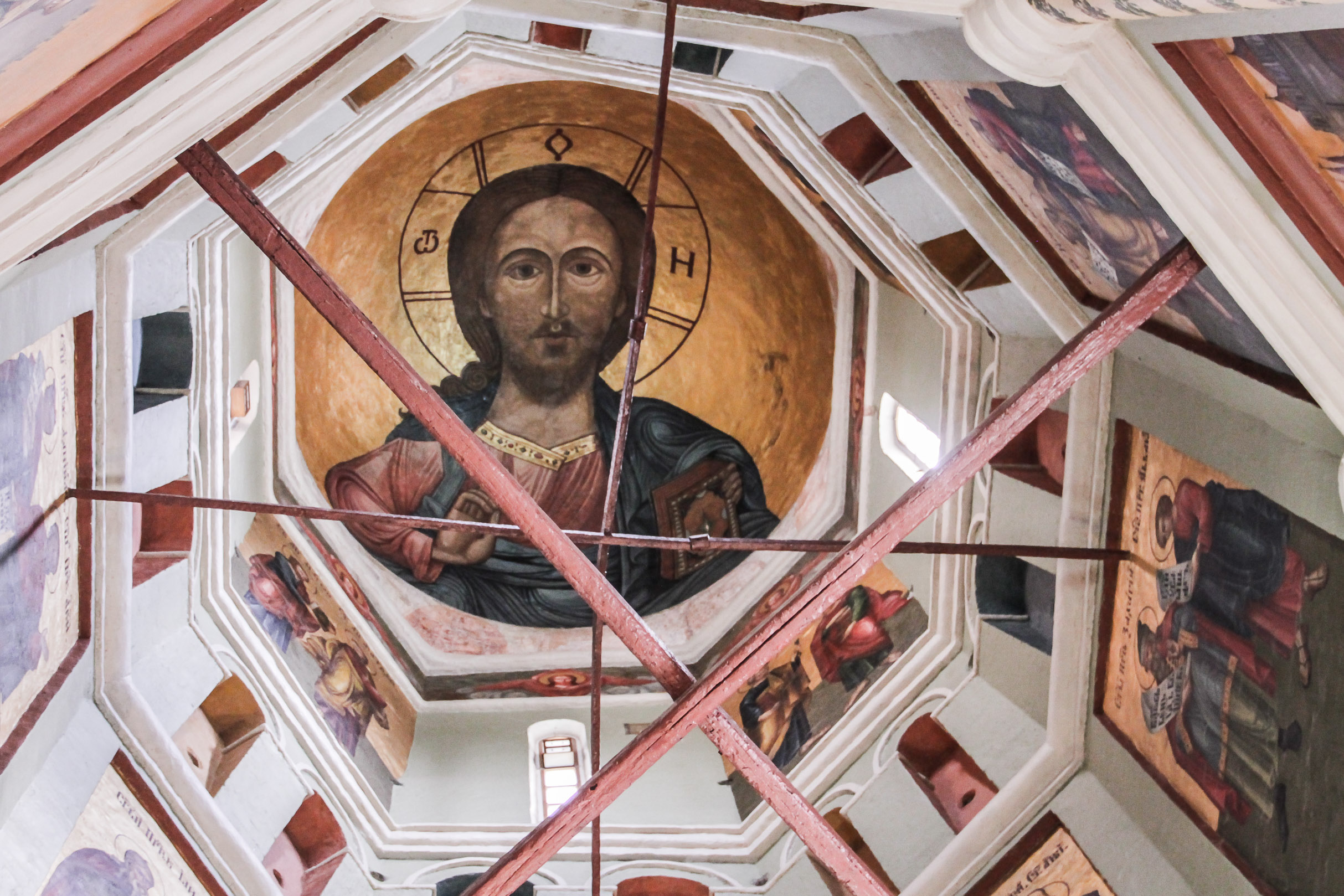Dôme intérieur de la Cathédrale St-Basile à Moscou